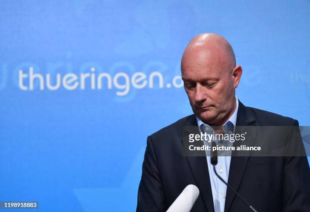 Dpatop - 06 February 2020, Thuringia, Erfurt: Thomas Kemmerich, Minister President of Thuringia, gives a statement at the Seed Office. The FDP...