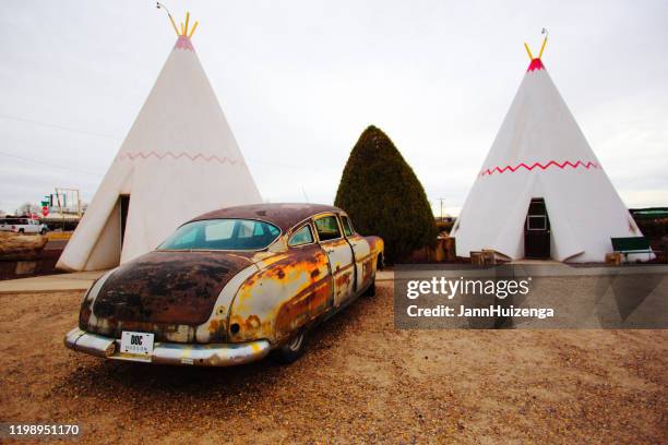 holbrook, az, usa: vintage wigwam motel on route 66 - holbrook stock pictures, royalty-free photos & images