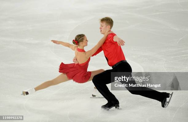 Letizia Roscher and Luis Schuster of Germany compete in Pair Skating Free Skating during day 3 of the Lausanne 2020 Winter Youth Olympics on January...