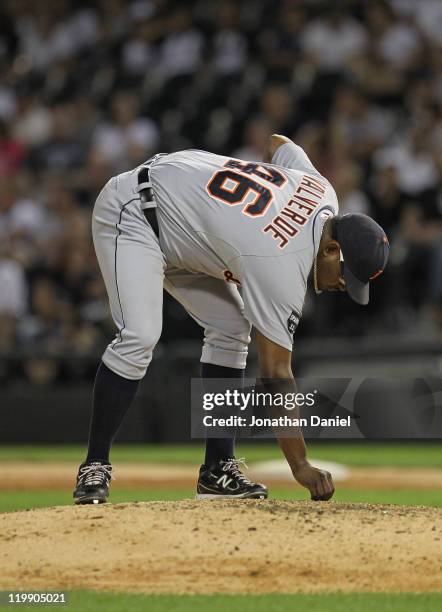 Jose Valverde of the Detroit Tigers prepares to pitch in the 9th inning against the Chicago White Sox at U.S. Cellular Field on July 26, 2011 in...