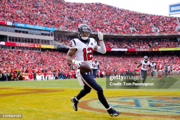 Kenny Stills of the Houston Texans celebrates his 54-yard touchdown reception during the first quarter against the Kansas City Chiefs in the AFC...