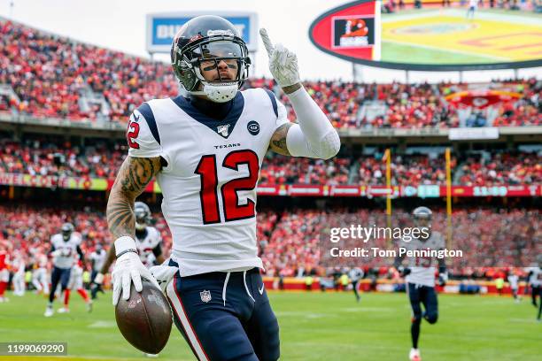 Kenny Stills of the Houston Texans celebrates his 54-yard touchdown reception during the first quarter against the Kansas City Chiefs in the AFC...