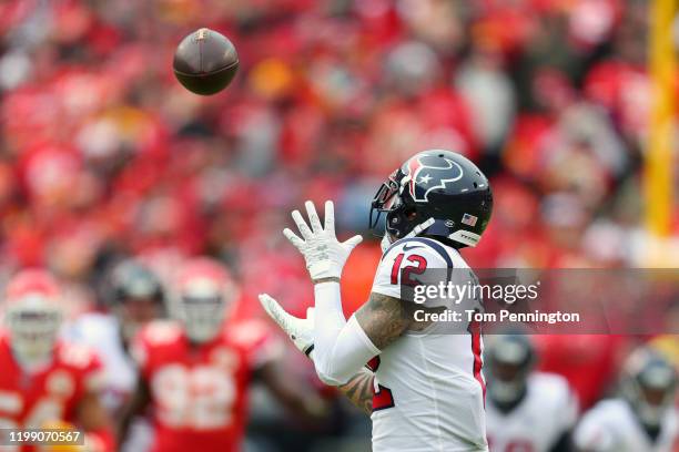 Kenny Stills of the Houston Texans catches a 54-yard touchdown reception during the first quarter against the Kansas City Chiefs in the AFC...