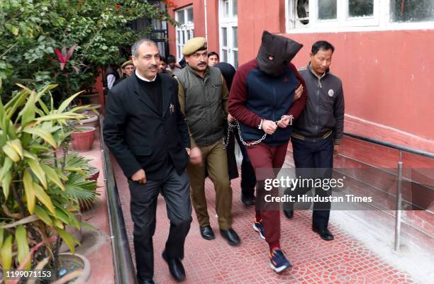 Naveed Rafi 32 Davinder Singh Stock Photos, High-Res Pictures, and Images - Getty ...