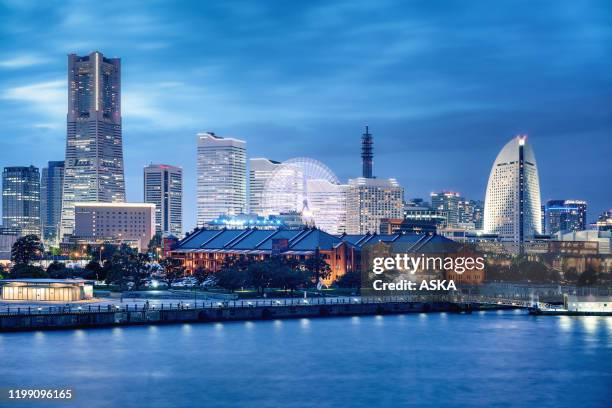 yokohama skyline,japan - yokohama skyline stock pictures, royalty-free photos & images