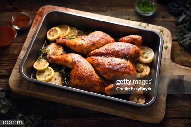 pollo asado con mariposa - chicken meat fotografías e imágenes de stock