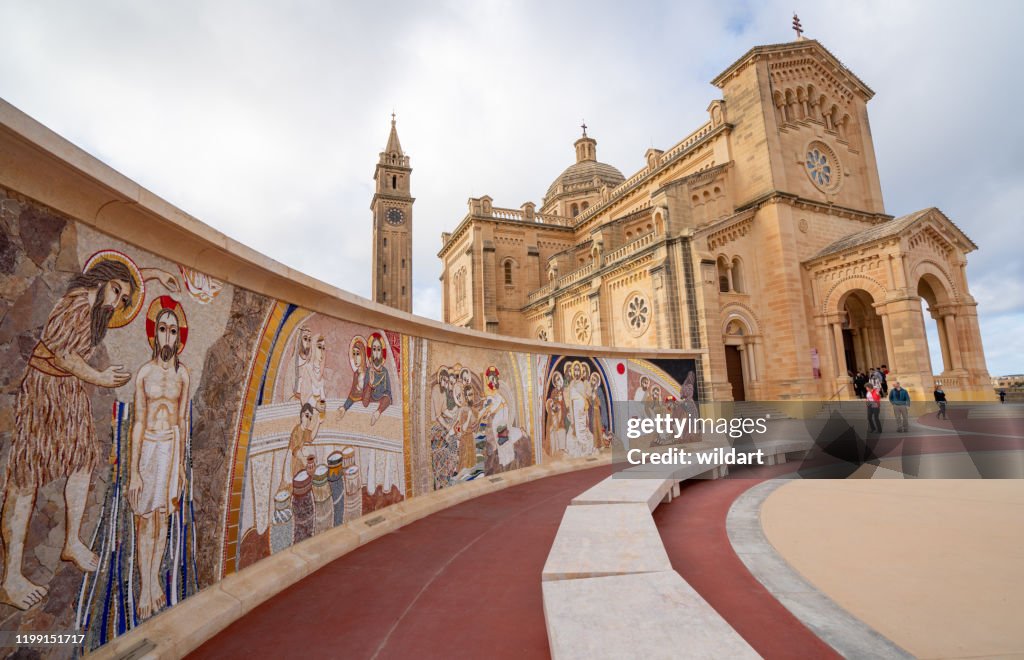 Die Basilika des Nationalheiligtums der Seligen Jungfrau von Ta' Pinu auf der Insel Gozo, Malta