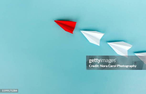 paper airplane origami - führung stock-fotos und bilder