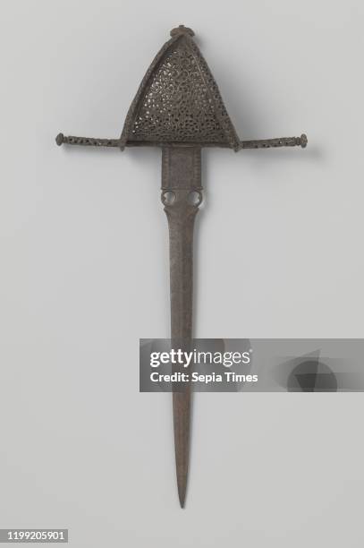 Triangular Pointed Dagger 333 Spanish Dagger Stock Photos, High-Res Pictures, and Images - Getty ...