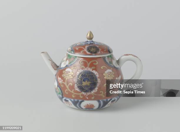 Teapot with lotus scrolls and flower roundels, Teapot of porcelain with pear-shaped body, C-shaped ear and slightly curved spout, painted in...