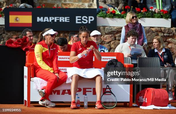 Sara Sorribes of Spain talk with Anabel Medina during day one of the Fed Cup por BNP Paribas qualifiers match between Spain and Japan at Centro de...