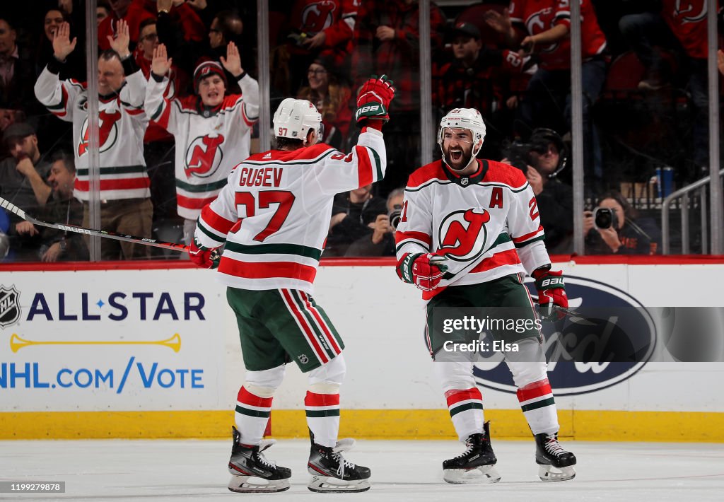 New York Islanders v New Jersey Devils