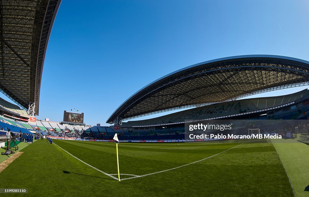 Yokohama F.Marinos v Vissel Kobe - Xerox Super Cup