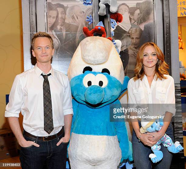 Neil Patrick Harris And Jayma Mays visit the Build-A-Bear Workshop on July 27, 2011 in New York City.