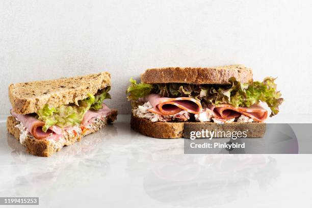 sandwich,salami sandwich,türkei sandwich, - sandwich stock-fotos und bilder