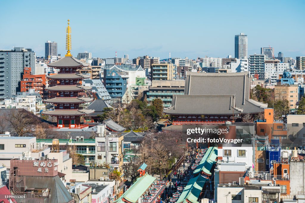 Fotografía aérea de Tokio sobre la pagoda del templo Senso-ji Nakamise Asakusa Japón