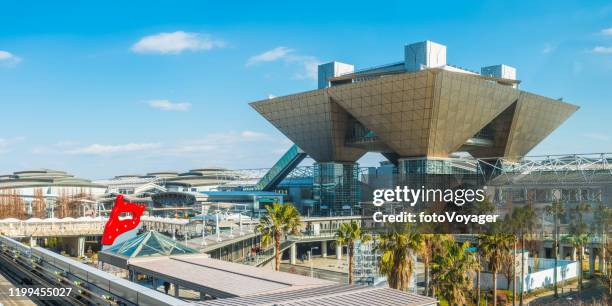 tokyo big sight international exhibition center panorama odaiba japan - tokyo big sight stock-fotos und bilder