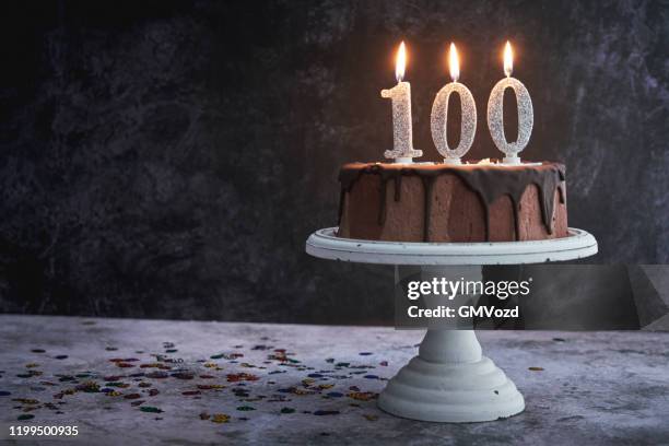 100th birthday cake - centenário imagens e fotografias de stock