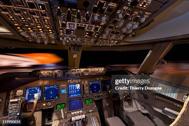 cargo airplane, boeing 747 - 747 stock pictures, royalty-free photos & images