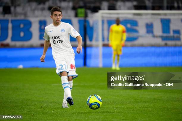 Maxime Lopez of Olympique Marseille kicks the ball during the Ligue 1 match between Olympique Marseille and Toulouse FC at Stade Velodrome on...