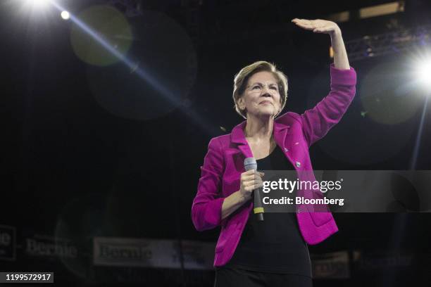 Senator Elizabeth Warren, a Democrat from Massachusetts and 2020 presidential candidate, waves during the 61st Annual McIntyre-Shaheen 100 Club...