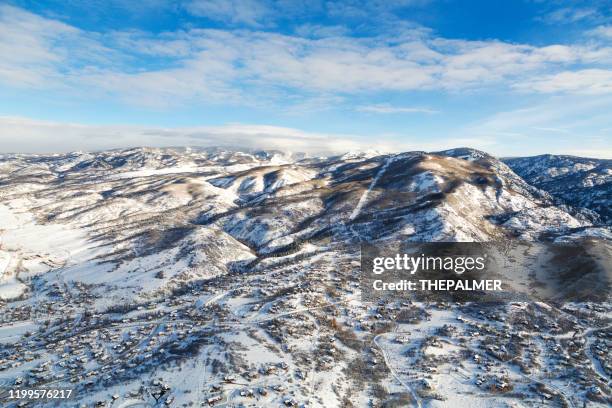 ville d'hiver de l'air - steamboat springs colorado photos et images de collection