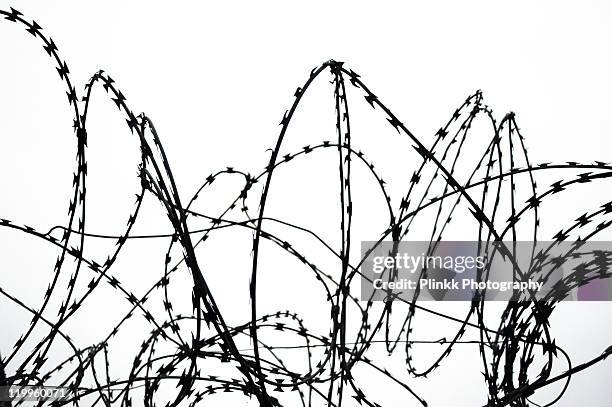 razor wire - southampton inglaterra imagens e fotografias de stock