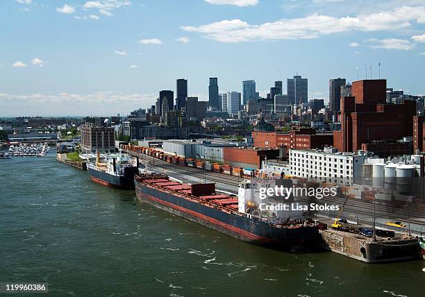 freighters - canal de san lorenzo fotografías e imágenes de stock
