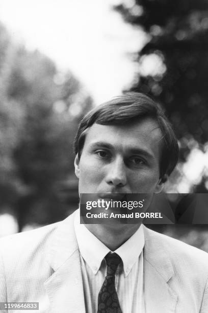 Portrait de Jean-Marie Bockel, Secrétaire d'état au Commerce, à l'Artisanat et au Tourisme le 2 août 1984, France.