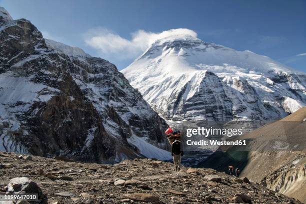 chonbarden glacier, dhaulagiri, dhaulagiri circuit trek, himalaya, nepal - dhaulagiri stock-fotos und bilder