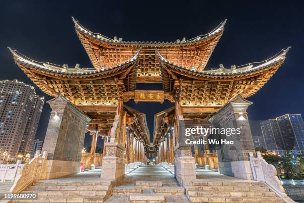 chinese traditional style bridge building - kunming foto e immagini stock