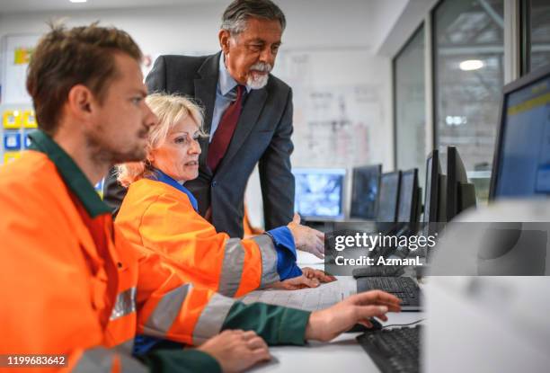Observing Office Photos and Premium High Res Pictures - Getty Images