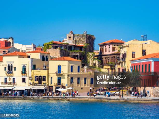 chania, old venetian harbour, crete - herakleion stockfoto's en -beelden
