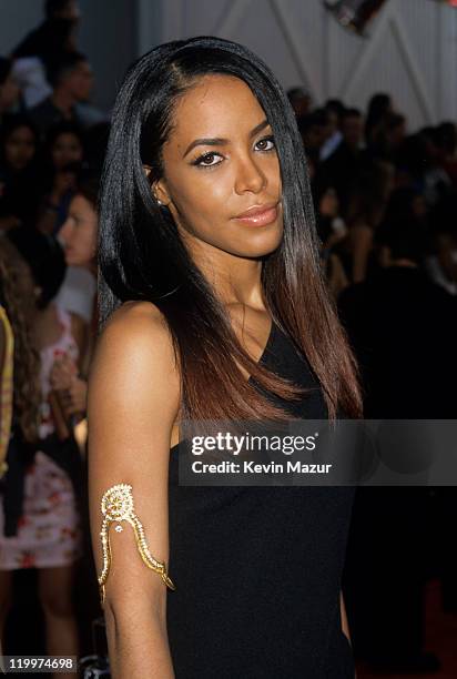 Aaliyah attends the 2000 MTV Movie Awards at Sony Studios on June 3, 2000 in Culver City, California.