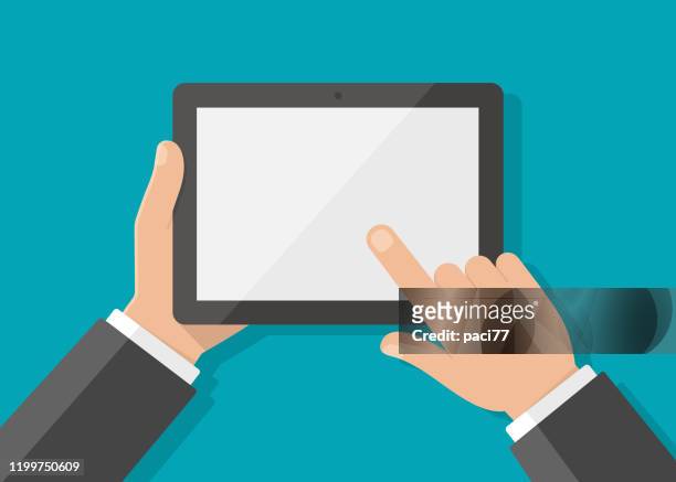 illustrazioni stock, clip art, cartoni animati e icone di tendenza di la mano dell'uomo che tiene un tablet e tocca lo schermo con le dita - mano umana