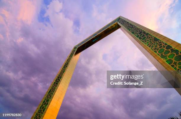 frame in dubai - construction frame stock pictures, royalty-free photos & images