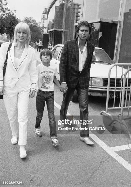 Stone & Charden avec leur fils Baptiste à Paris en juin 1983, France.