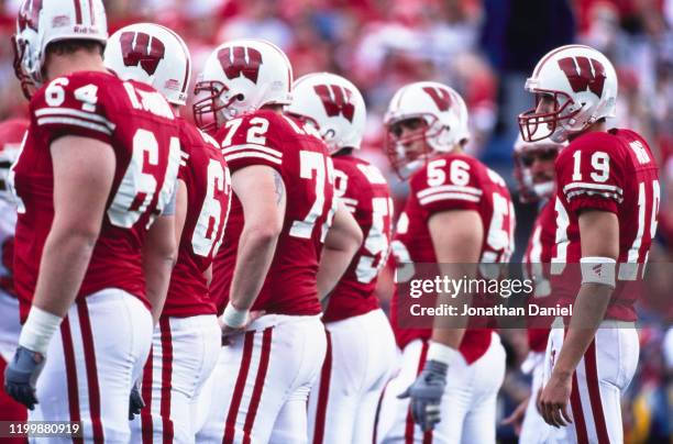 Jim Sorgi, Quarterback for the University of Wisconsin Badgers with his offensive line during the NCAA Big Ten college football game against the...