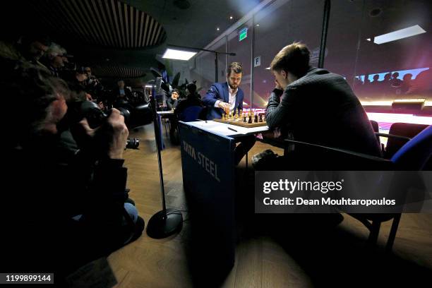 St. Petersburg, Russia - December 30, 2018: Grandmaster Daniil Dubov,  Russia holding the first place prize of World Rapid Chess Championship 2018  afte Stock Photo - Alamy