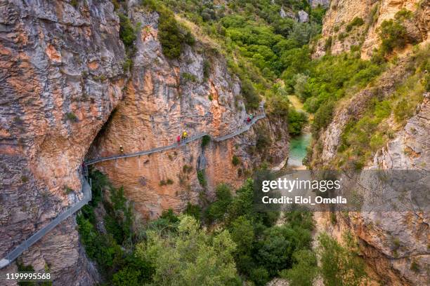 aerial view gangway over vero river in alquezar, huesca, spain - huesca province stock pictures, royalty-free photos & images