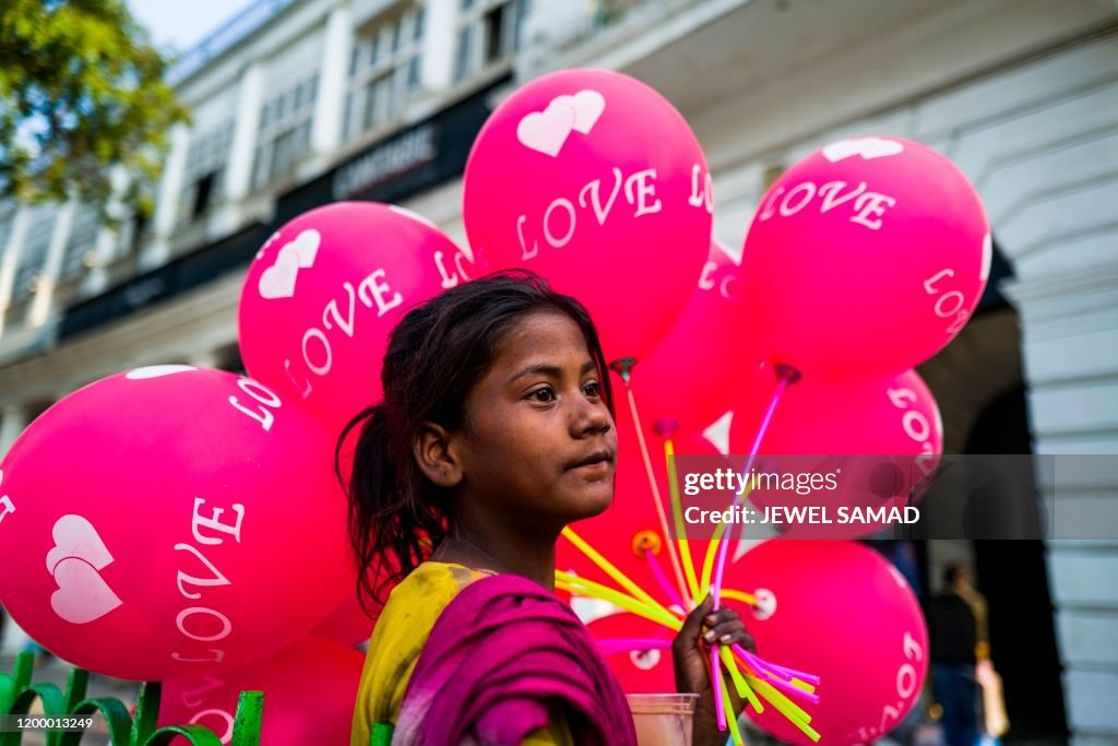 INDIA-SOCIETY-VALENTINES-DAY