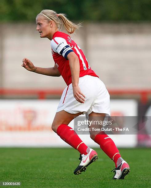 Katie Chapman of Arsenal Ladies FC in action during the FA WSL match between Arsenal Ladies FC and Chelsea Ladies FC at Meadow Park on July 28, 2011...