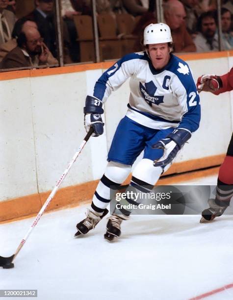 Darryl Sittler of the Toronto Maple Leafs skates against the Chicago Blackhawks during NHL game action on April 1, 1981 at Maple Leaf Gardens in...