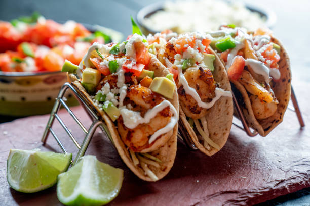 shrimp street tacos - fish tacos stock pictures, royalty-free photos & images