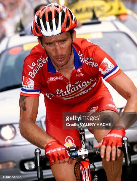 Didier Rous roule le 28 juin 2003 sur le circuit de Plumelec, lors des championnats de France de cyclisme sur route. Rous s'impose après un raid...
