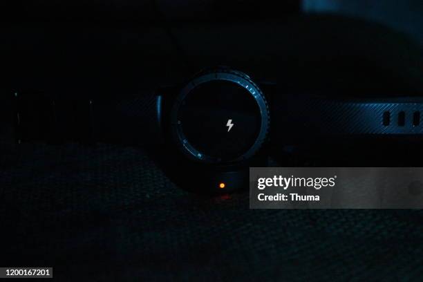 smart watch - thuma stock pictures, royalty-free photos & images
