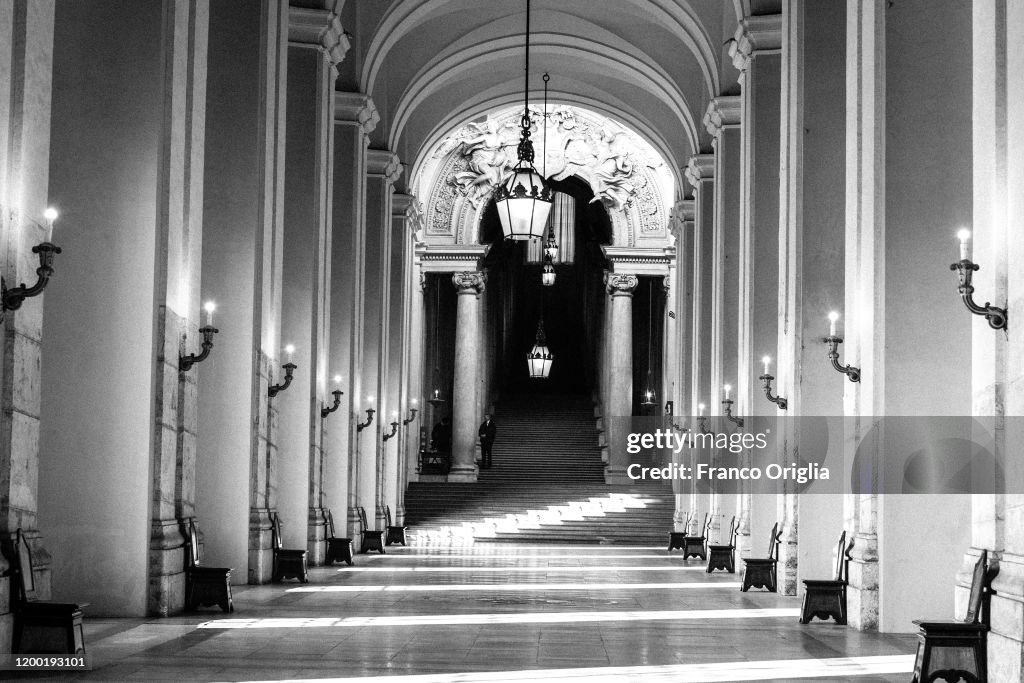 Daily Life At The Apostolic Palace