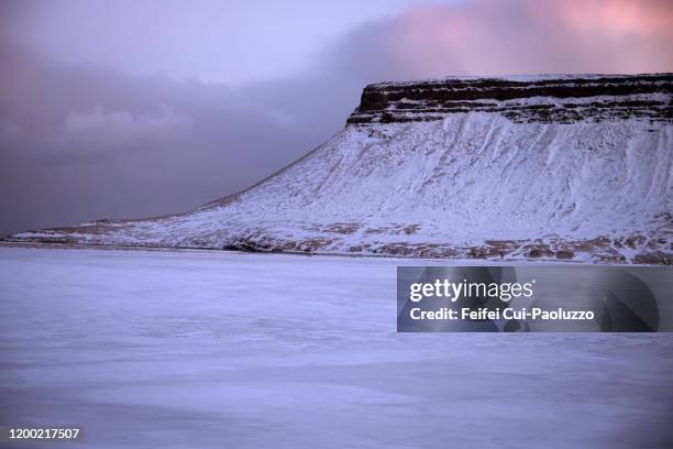 frozen bay of grundarfjördur, west iceland - onundarfjordur stock pictures, royalty-free photos & images