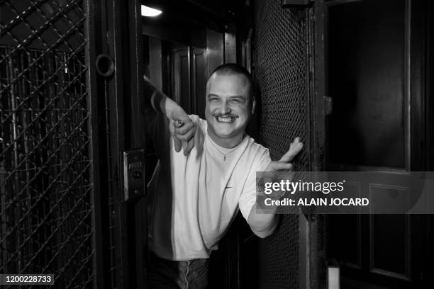 Glints Singer 54 Maarschalk Stock Photos, High-Res Pictures, and Images - Getty Images