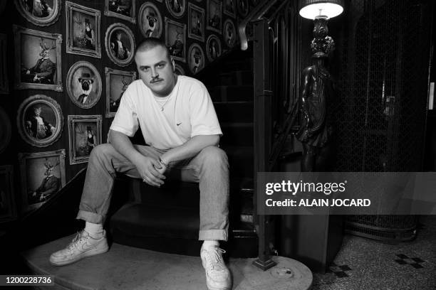 Glints Singer 54 Maarschalk Stock Photos, High-Res Pictures, and Images - Getty Images
